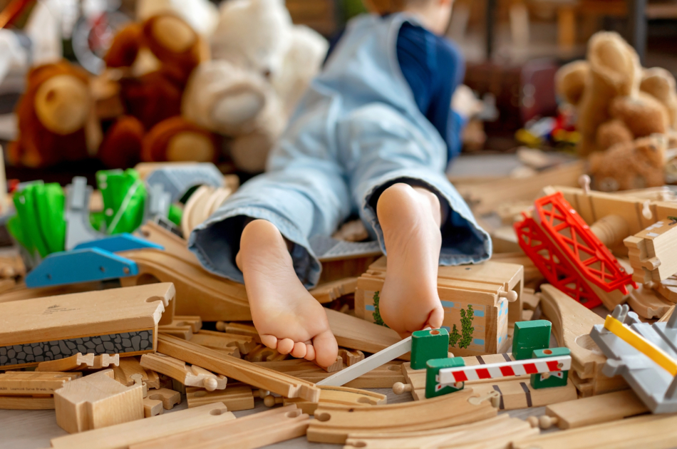 Minimalismus mit Kindern i Stockfoto